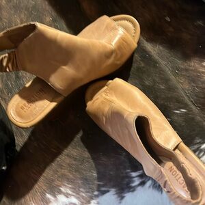 Kenneth Cole leather wedges